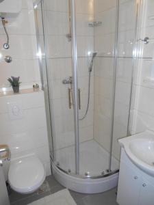 Kúpeľňa v ubytovaní Studio Apartment in Hvar Town with Terrace, Air Conditioning, Wi-Fi, Dishwasher (4858-3)