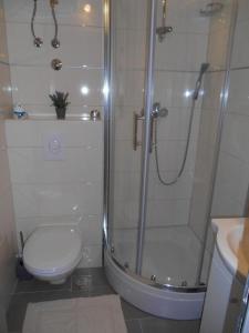 Kúpeľňa v ubytovaní Studio Apartment in Hvar Town with Terrace, Air Conditioning, Wi-Fi, Dishwasher (4858-3)
