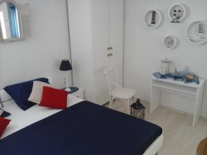 Posteľ alebo postele v izbe v ubytovaní Studio Apartment in Hvar Town with Balcony, Air Conditioning, Wi-Fi, Dishwasher (4858-1)