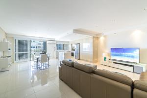 The Meriton Apartments on Main Beach TV 또는 엔터테인먼트 센터