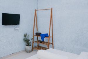 TV a/nebo společenská místnost v ubytování The Baladewa