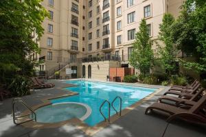 The swimming pool at or close to Mantra on Jolimont