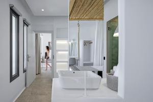 Fotografie z fotogalerie ubytování La Grande Vue-Private hilltop villas with private pools v destinaci Vívlos