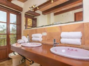 Łazienka w obiekcie Finca Son Xona Alcina Vacation
