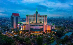 منظر Hotel Ciputra Jakarta managed by Swiss-Belhotel International من الأعلى