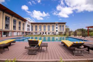 Bazén v ubytování Eseriani The Resort nebo v jeho okolí