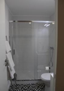 Et badeværelse på Oporto Coliseum Studio