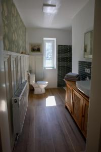Kylpyhuone majoituspaikassa Weingut Langmayer