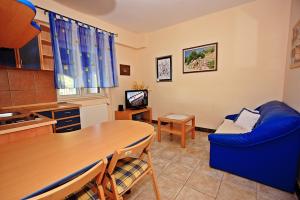 TV a/nebo společenská místnost v ubytování Holiday Home with Pool (4298)