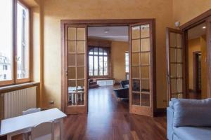 A seating area at Vatican Luxury View