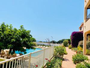 Bazén v ubytování Résidence Marie Diane - Appart vue mer et piscine G nebo v jeho okolí