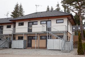 Budova, kde se apartmán nachází + 18 fotografií