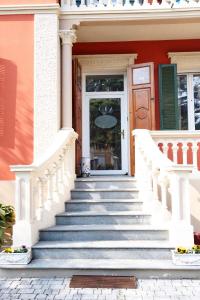 The facade or entrance of Meuble' 21 di Anna