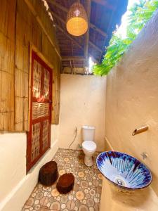 ห้องน้ำของ Ban Rai Jai Chaem - Spa Cafe & Homestay