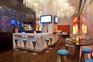 Nápoje v ubytování Novotel Suites Mall Avenue Dubai