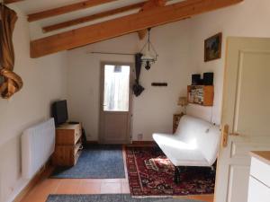 A seating area at La petite maison dans la prairie