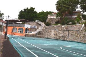 Attività di tennis o squash presso l'hotel o nelle vicinanze