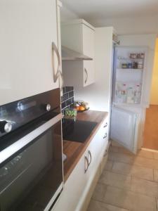 Η κουζίνα ή μικρή κουζίνα στο En suite bedrooms, Heaton, Newcastle +74 φωτογραφίες