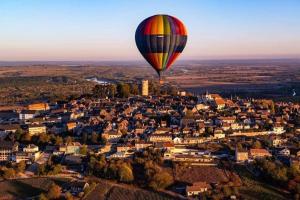 Letecký snímek ubytování LE LOGIS ST PERE