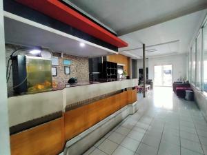 Kuchyň nebo kuchyňský kout v ubytování Hotel Nirwana Ternate RedPartner