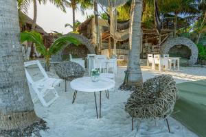 Bazén v ubytování Holbox Dream Beachfront Hotel nebo v jeho okolí
