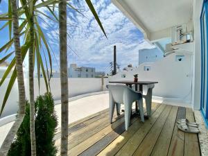 Un balcon sau o terasă la Blue Sea Inn