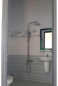 Ένα μπάνιο στο Homestay Thảo Nguyên Xanh