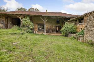 Afbeelding uit fotogalerij van Maison de 4 chambres avec terrasse amenagee et wifi a Gavaudun in Gavaudun