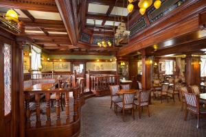 Restoran või mõni muu söögikoht majutusasutuses Nelson Hotel