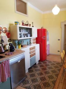 Virtuvė arba virtuvėlė apgyvendinimo įstaigoje Ca Balossa, Tremezzina lago di Como davanti a Bellagio e villa Balbianello