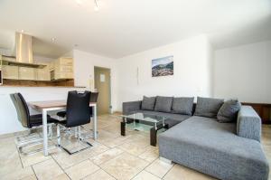 Cucina o angolo cottura di Penthouse in the heart of Zell am See