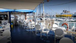 Restaurace v ubytování CASAMIELI, Nuovo, vicino al porto al mare e al centro