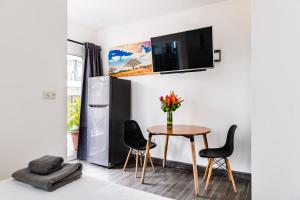 Kuchyň nebo kuchyňský kout v ubytování In the Shade Hotel - Coworking - 300Mbit - Adults Only