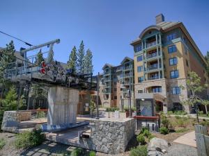 Gallery image of Luxurious 3 Bedroom With Ski in & out Access condo in Truckee