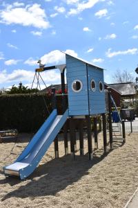 Herní místnost nebo prostor pro děti v ubytování Camping Paradis le Moulin des Oies