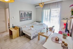 Posteľ alebo postele v izbe v ubytovaní Sun & Sea Luxury Apartment