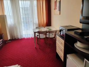 Kuchyňa alebo kuchynka v ubytovaní Apartament prywatny w Hotelu Diva SPA