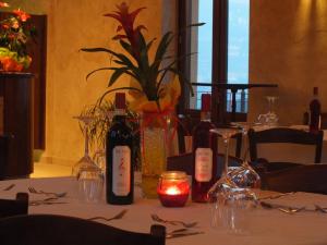 Gallery image of Enolocanda Del Tufo in Dogliani