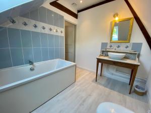 Manoir de L'Oiselière的一间浴室