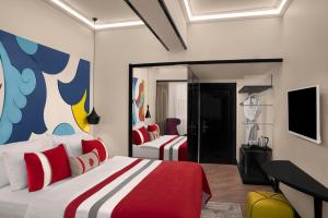 Uma TV ou centro de entretenimento em Sura Hagia Sophia Hotel