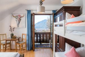 Postel nebo postele na pokoji v ubytování Zur Schönen Aussicht Hotel garni