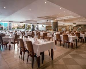 Restoran ili drugo mesto za obedovanje u objektu AMC Royal Hotel & Spa
