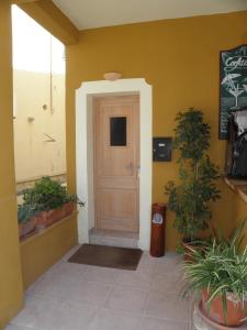 Televízia a/alebo spoločenská miestnosť v ubytovaní Hostal Doris - Adults Only