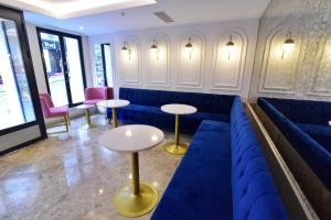 Posezení v ubytování Serai Hotel