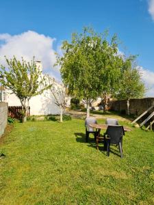 Zahrada ubytování Maison familiale accueillante à Saint-Michel-en-l'Herm avec jardin