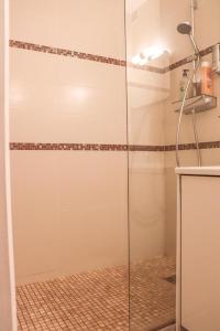 Appartement Lyret centre Chamonix, Vue d'exception tesisinde bir banyo