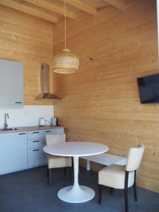 Kuchyň nebo kuchyňský kout v ubytování Polderlodge