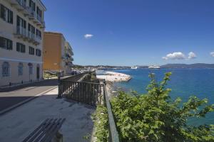 Afbeelding uit fotogalerij van Vidos Seaview Suite in Corfu-stad
