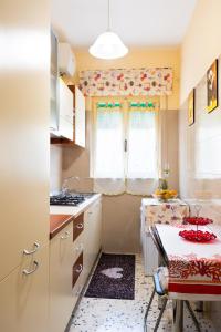 Η κουζίνα ή μικρή κουζίνα στο La casa di Mary