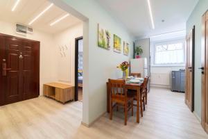 Fotografia z galérie ubytovania Comfort 66 - Real-Life 3-Room Family Stay with 4 Beds v Miškolci
